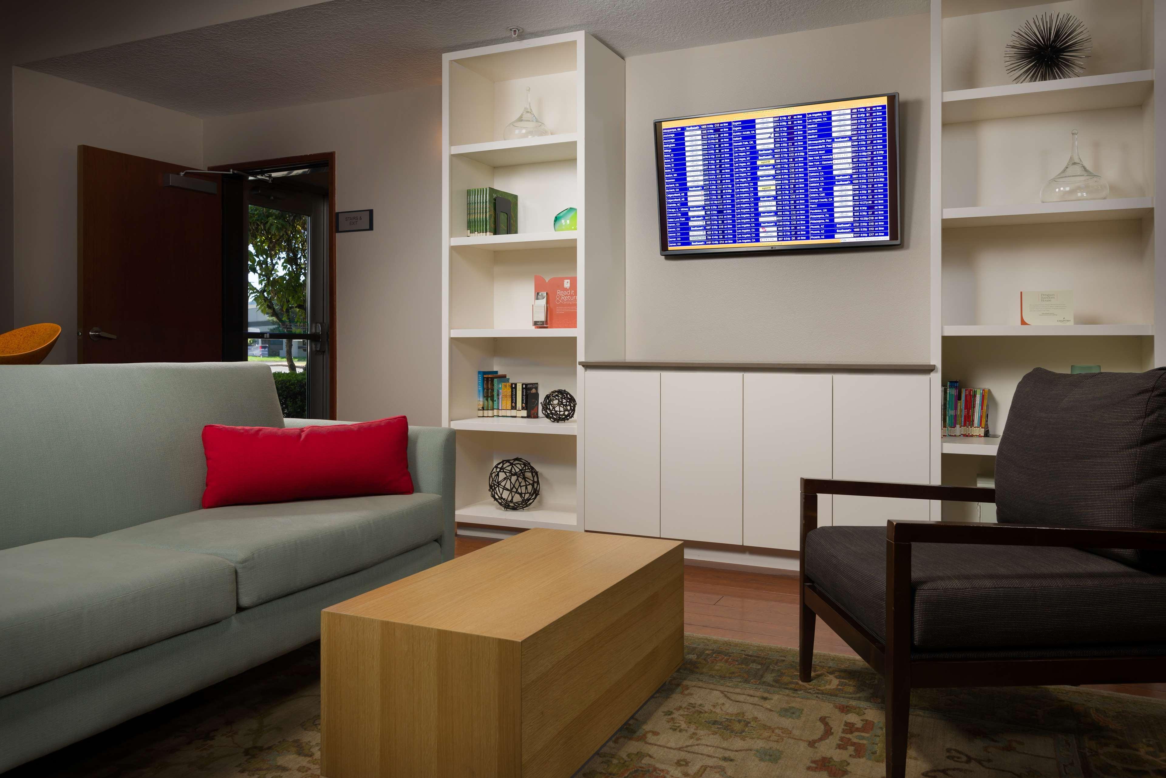 Hotel Country & By Radisson, International Airport, Or