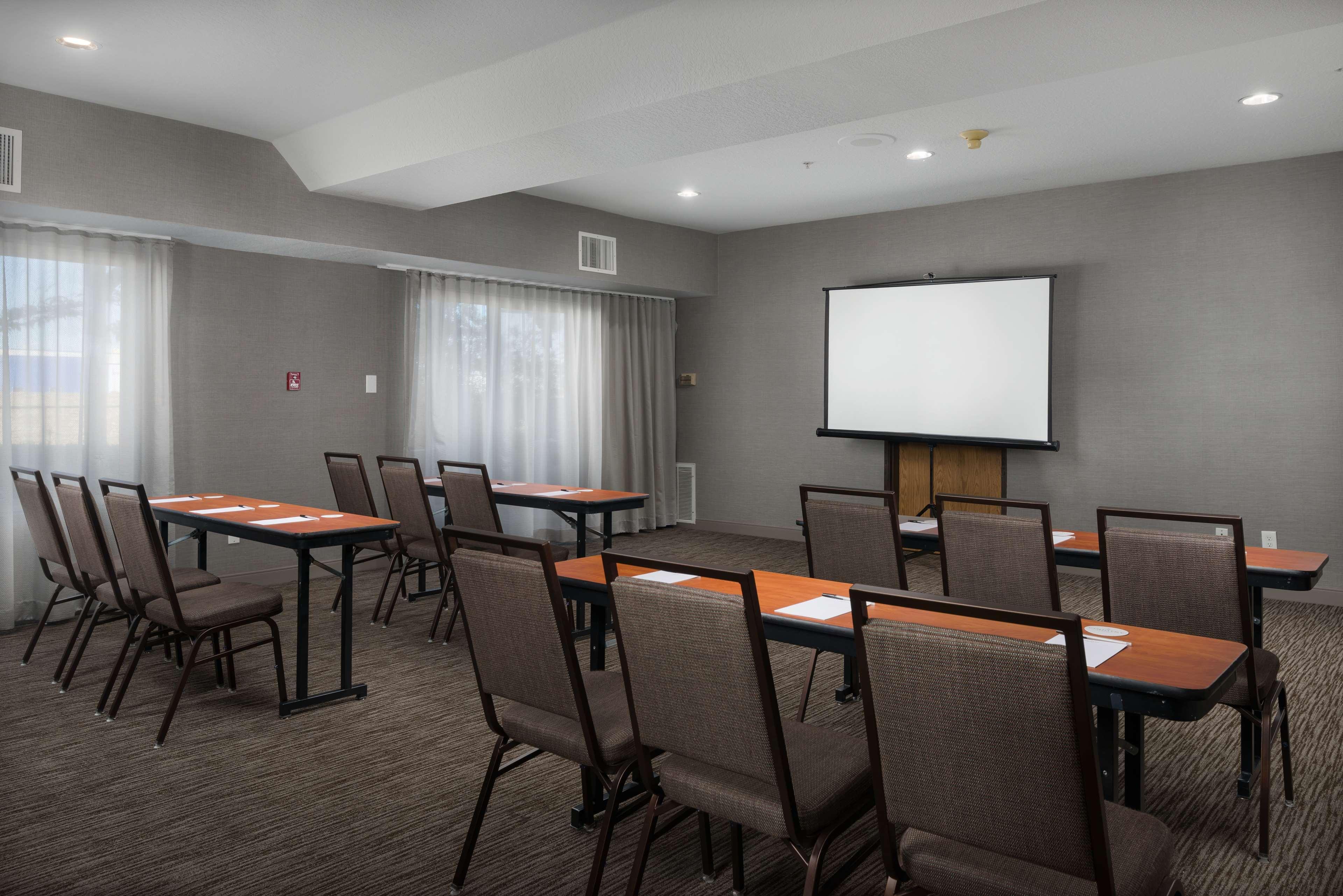 Country & By Radisson, International Airport, Or 3* Portland