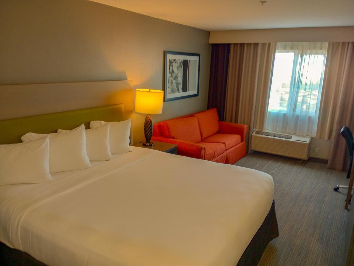 Country & By Radisson, International Airport, Or Portland