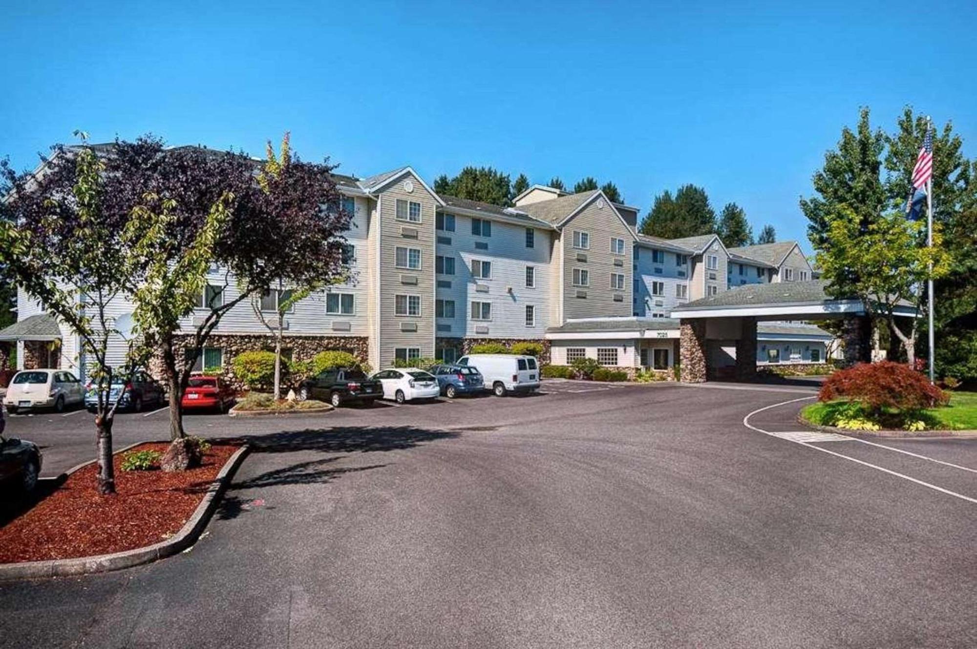 Hotel Country & By Radisson, International Airport, Or