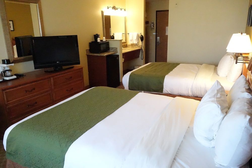 Country & By Radisson, International Airport, Or Hotel 3*