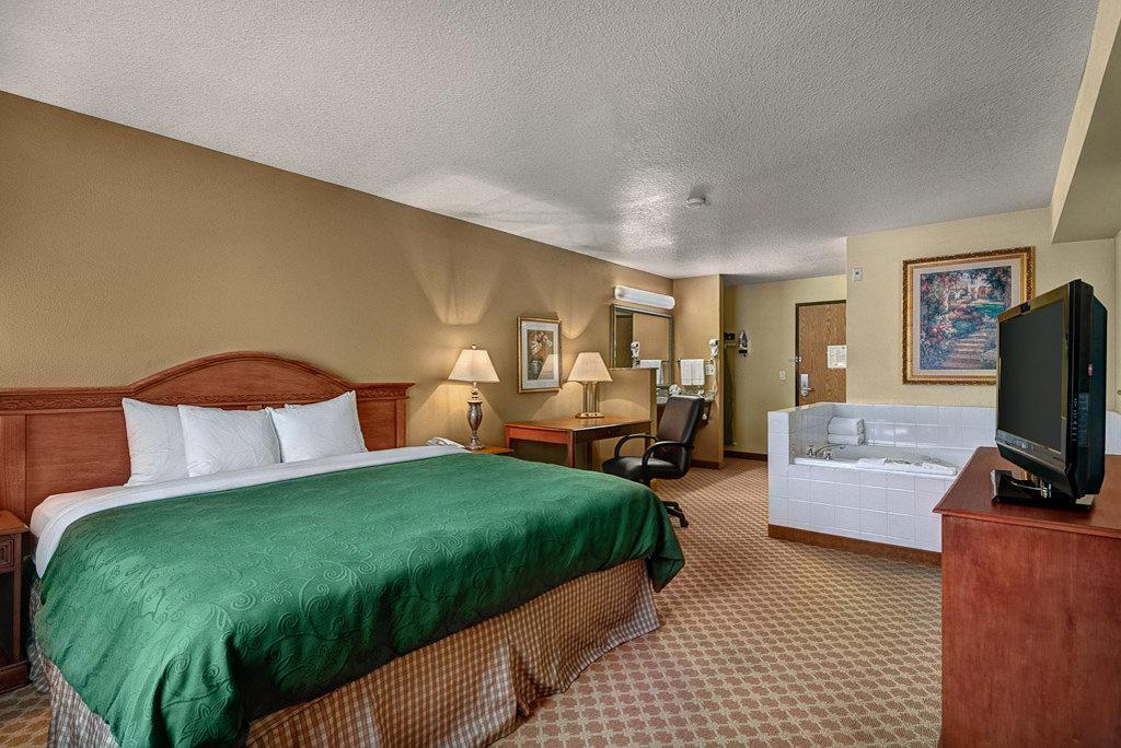 Hotel Country & By Radisson, International Airport, Or