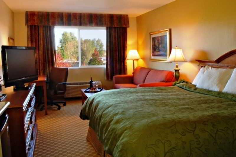 Country & By Radisson, International Airport, Or