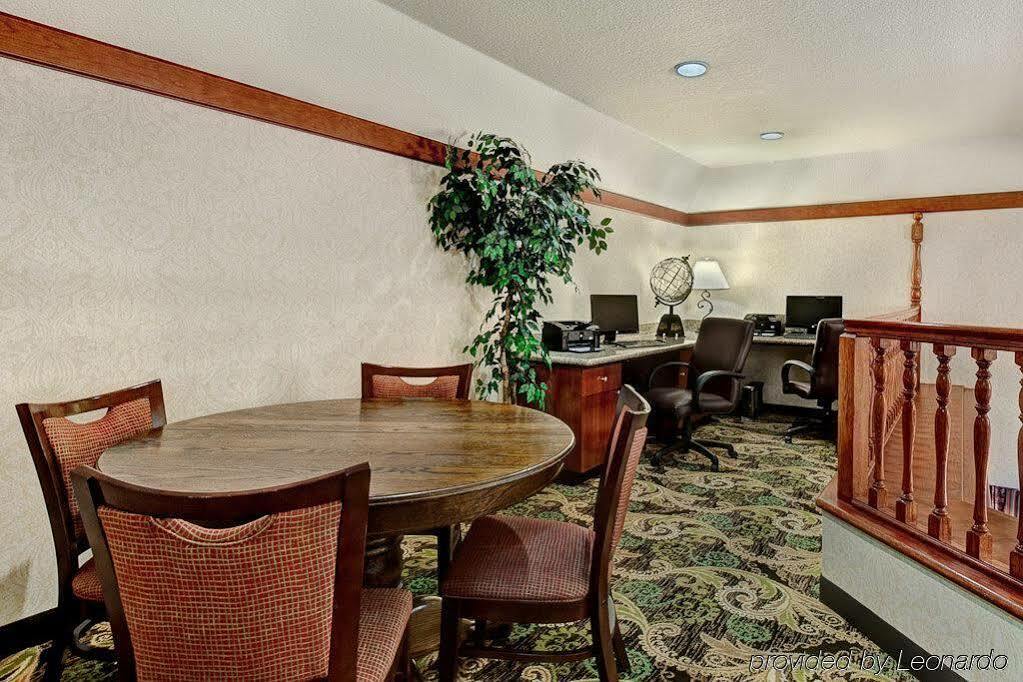 Hotel Country & By Radisson, International Airport, Or Portland