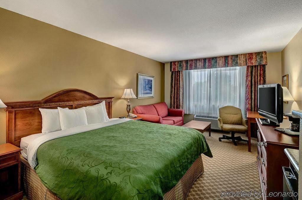 Country & By Radisson, International Airport, Or Portland