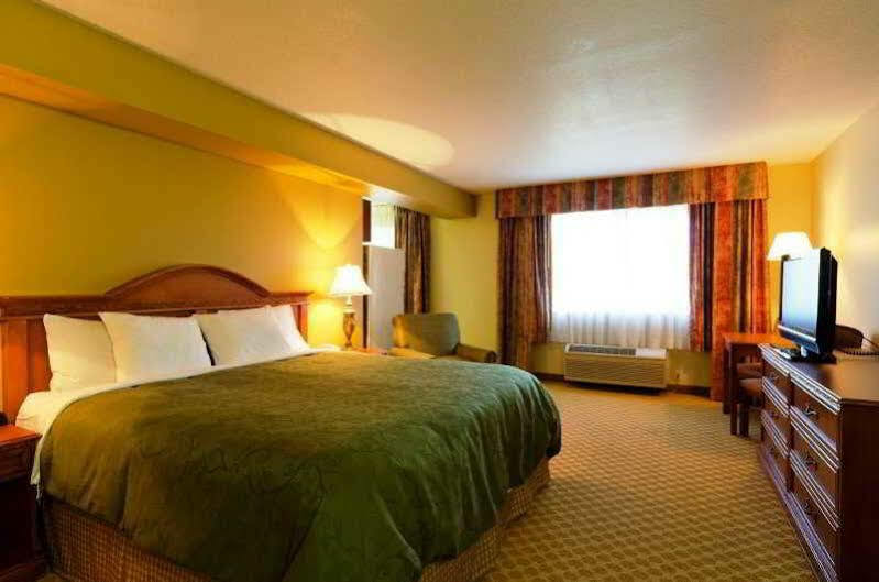 Hotel Country & By Radisson, International Airport, Or
