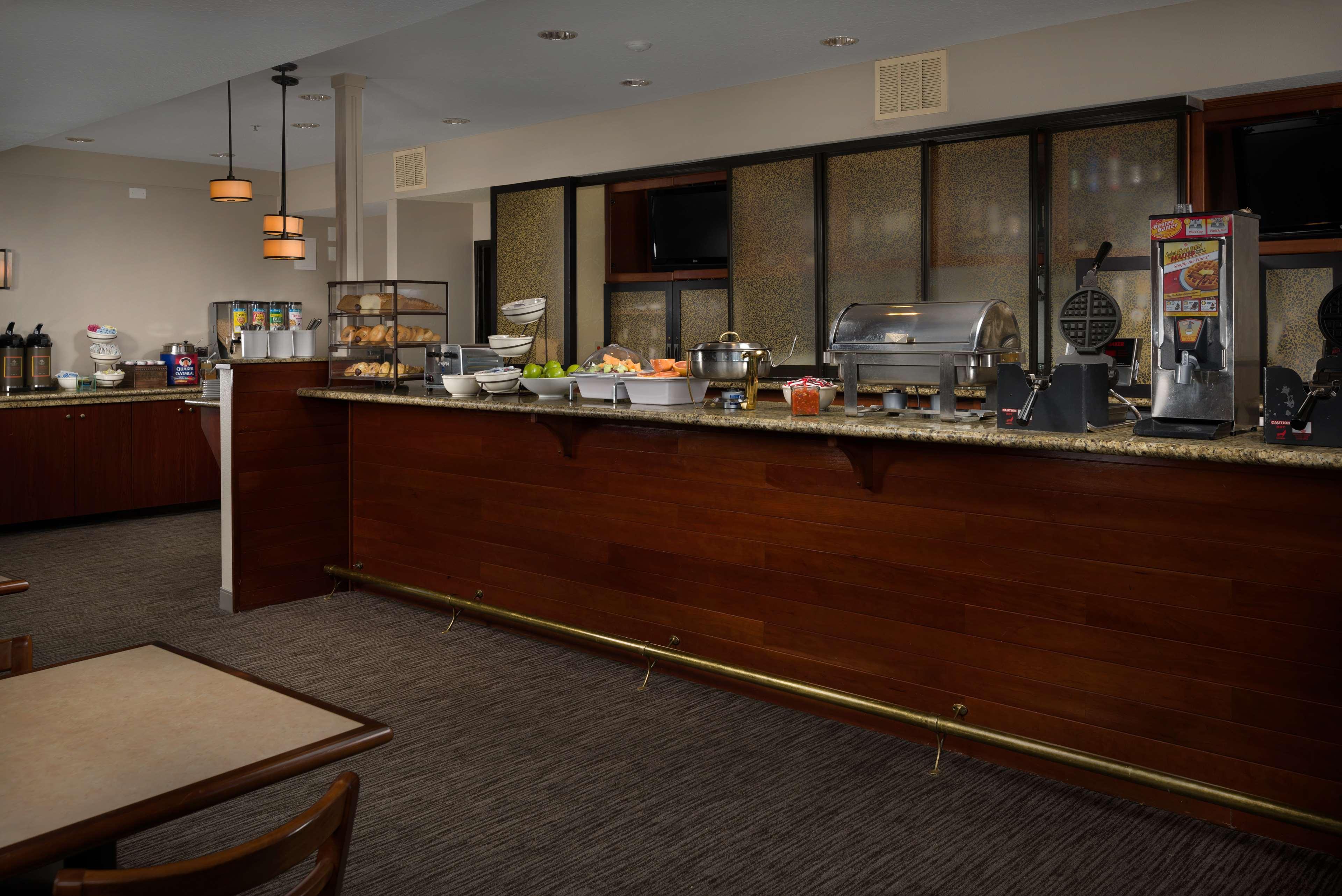 Country & By Radisson, International Airport, Or 3* Portland